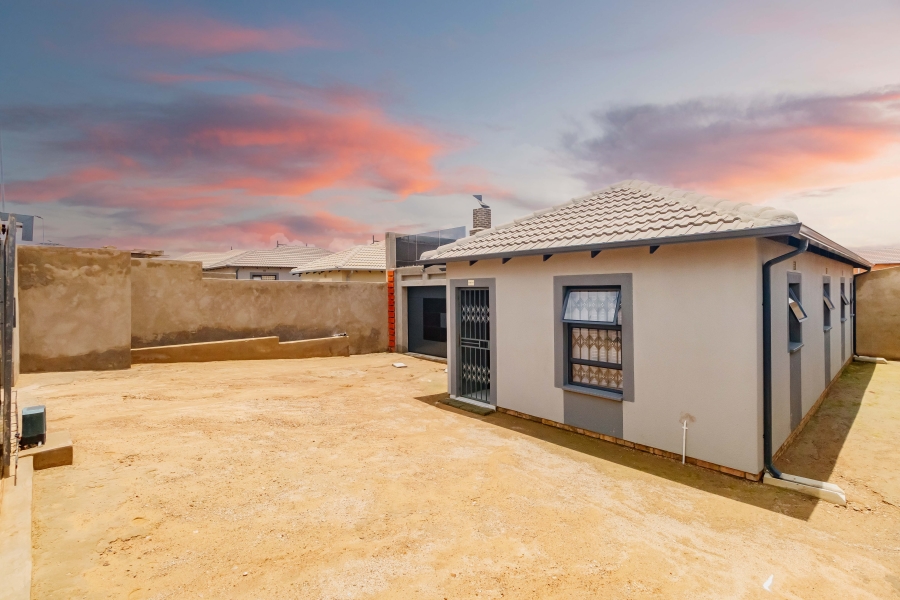 3 Bedroom Property for Sale in Clayville Gauteng