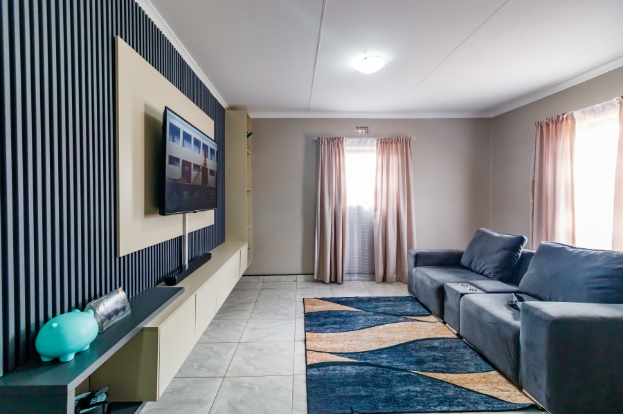 3 Bedroom Property for Sale in Clayville Gauteng