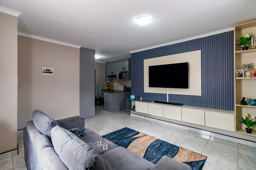 3 Bedroom Property for Sale in Clayville Gauteng