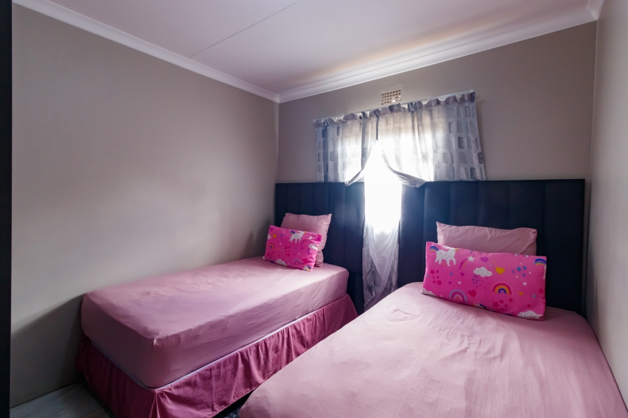 3 Bedroom Property for Sale in Clayville Gauteng