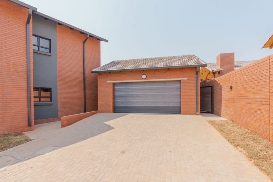 To Let 2 Bedroom Property for Rent in Boardwalk Villas Gauteng