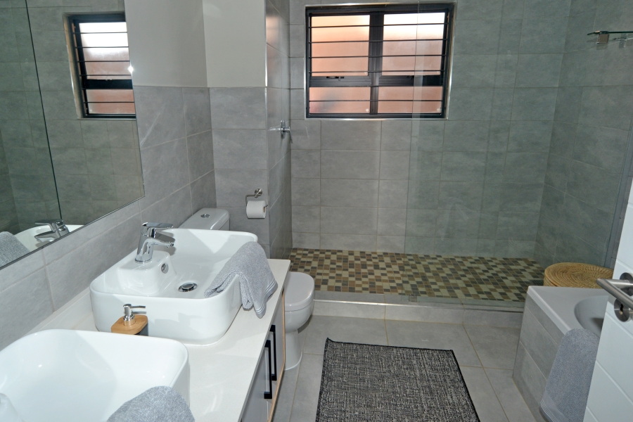 To Let 3 Bedroom Property for Rent in Boardwalk Villas Gauteng