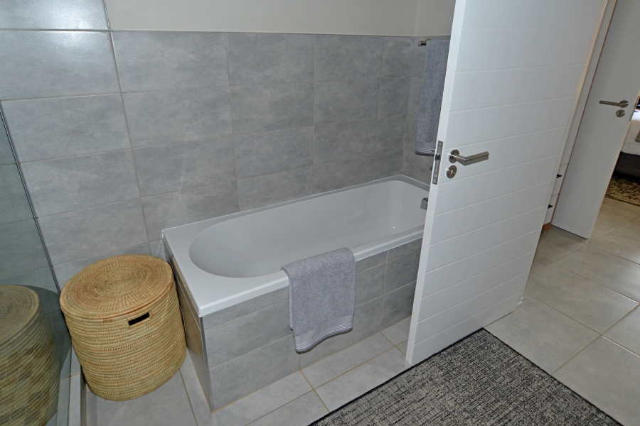 To Let 3 Bedroom Property for Rent in Boardwalk Villas Gauteng