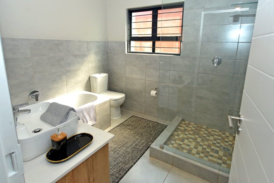 To Let 3 Bedroom Property for Rent in Boardwalk Villas Gauteng