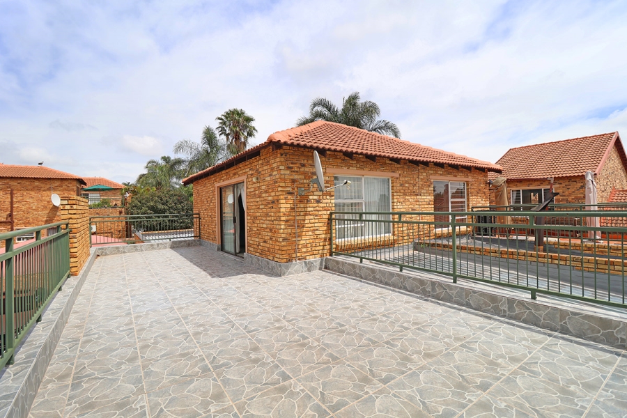 3 Bedroom Property for Sale in Weltevreden Park Gauteng