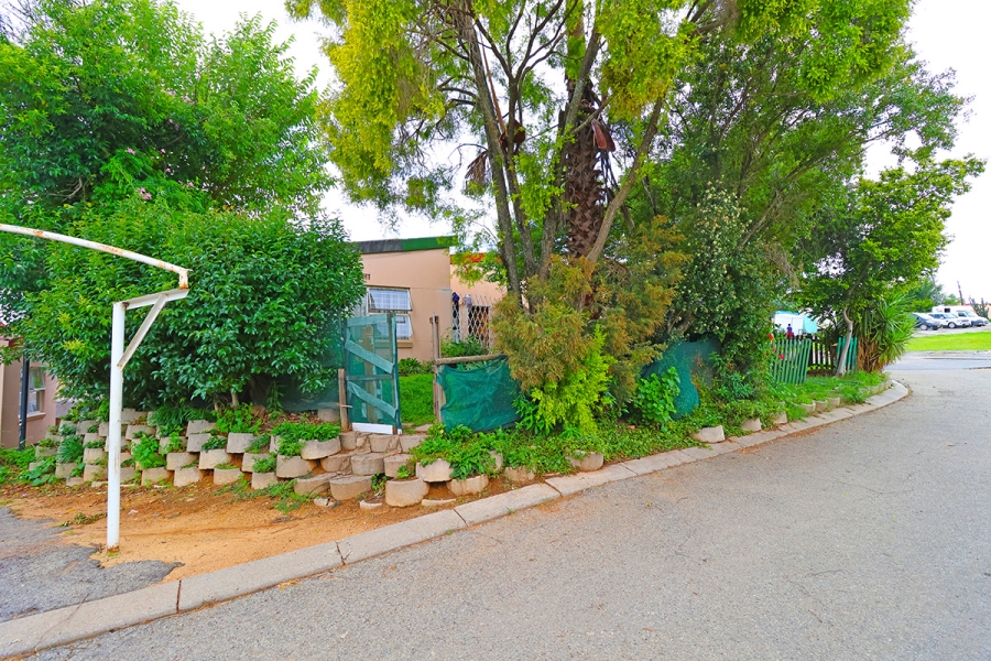 2 Bedroom Property for Sale in Bloubosrand Gauteng