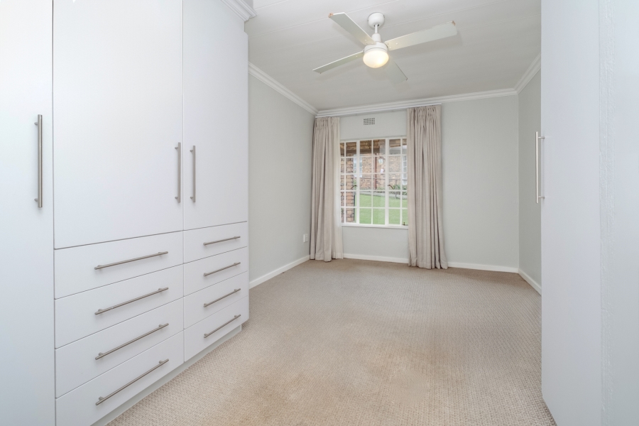 1 Bedroom Property for Sale in Bryanston Gauteng