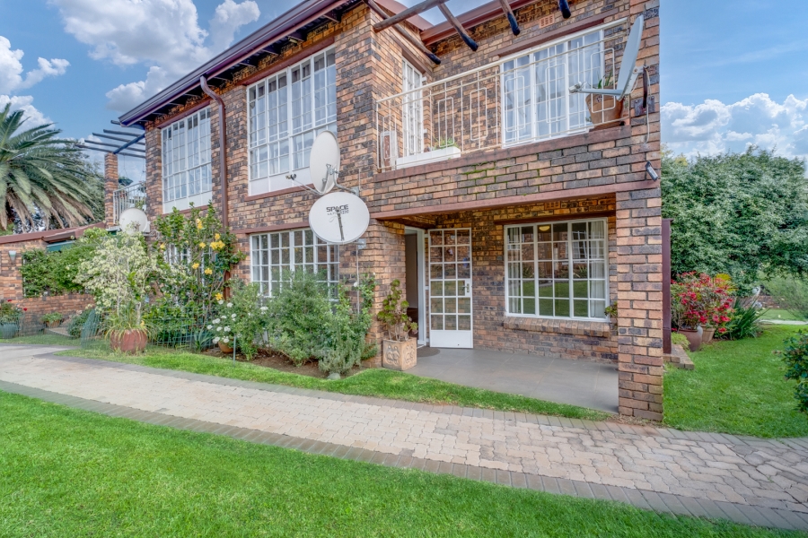 1 Bedroom Property for Sale in Bryanston Gauteng