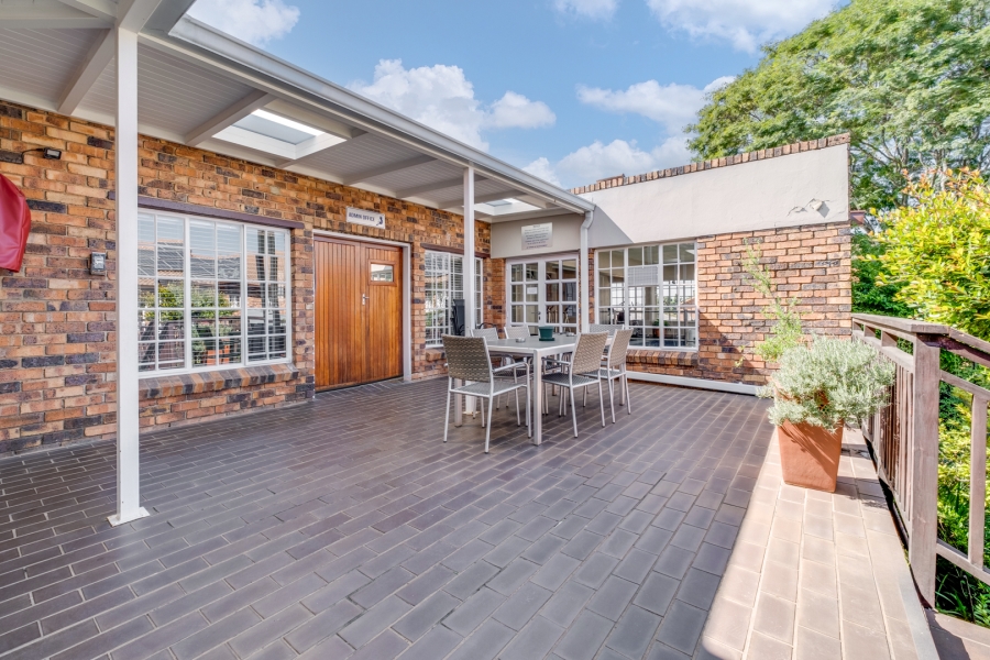 1 Bedroom Property for Sale in Bryanston Gauteng