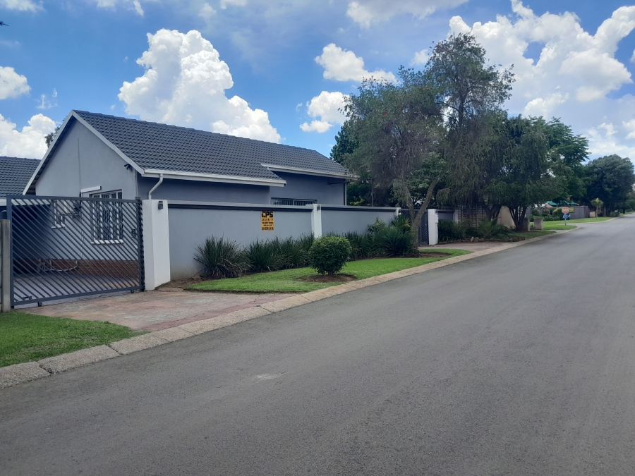 1 Bedroom Property for Sale in Brackendowns Gauteng