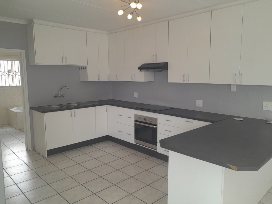 1 Bedroom Property for Sale in Brackendowns Gauteng