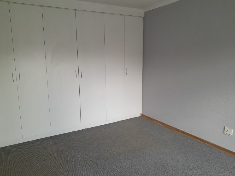 1 Bedroom Property for Sale in Brackendowns Gauteng