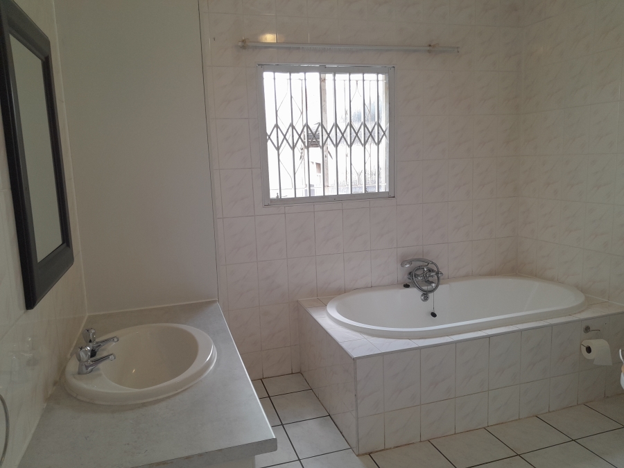 1 Bedroom Property for Sale in Brackendowns Gauteng