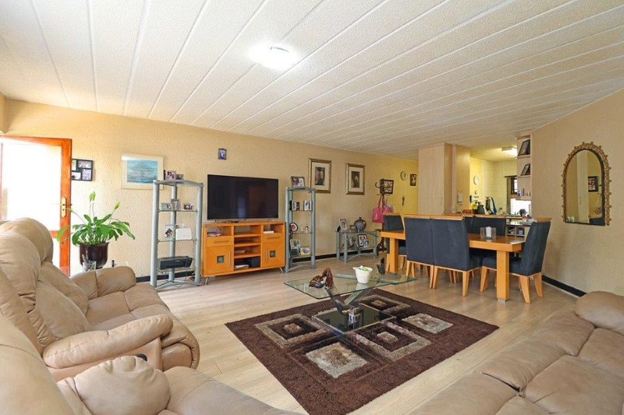 3 Bedroom Property for Sale in Dowerglen Ext 5 Gauteng