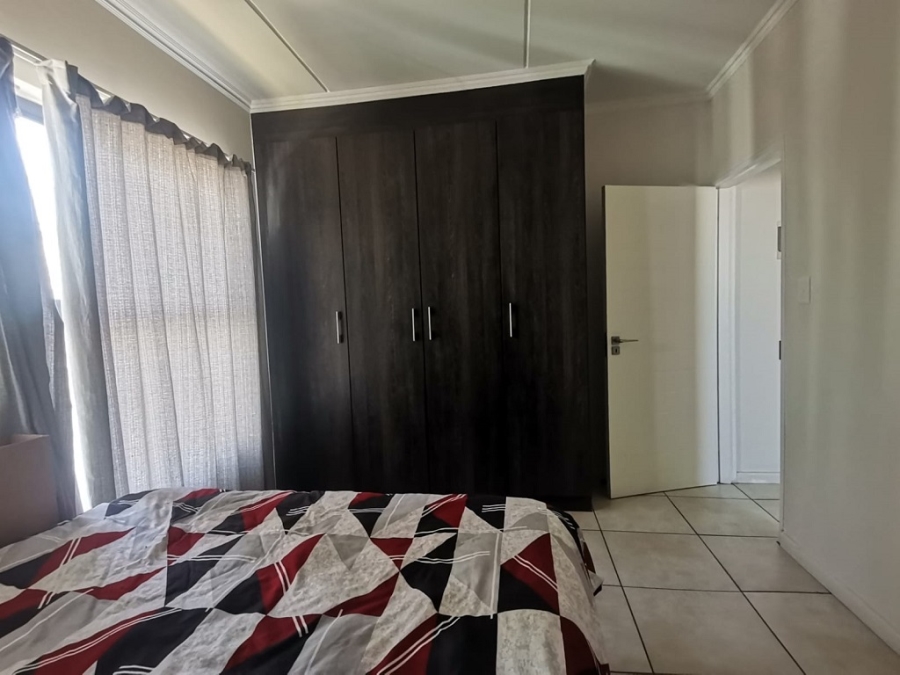 2 Bedroom Property for Sale in Oakdene Gauteng