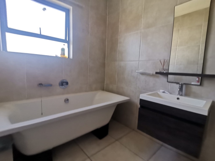 2 Bedroom Property for Sale in Oakdene Gauteng