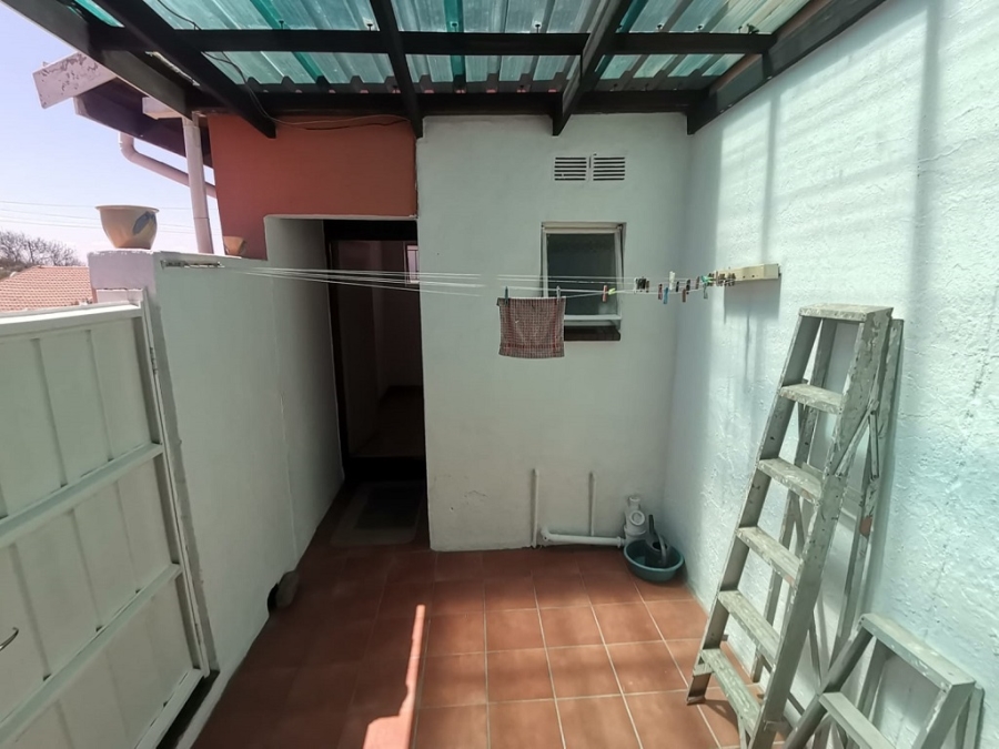 3 Bedroom Property for Sale in Mulbarton Gauteng