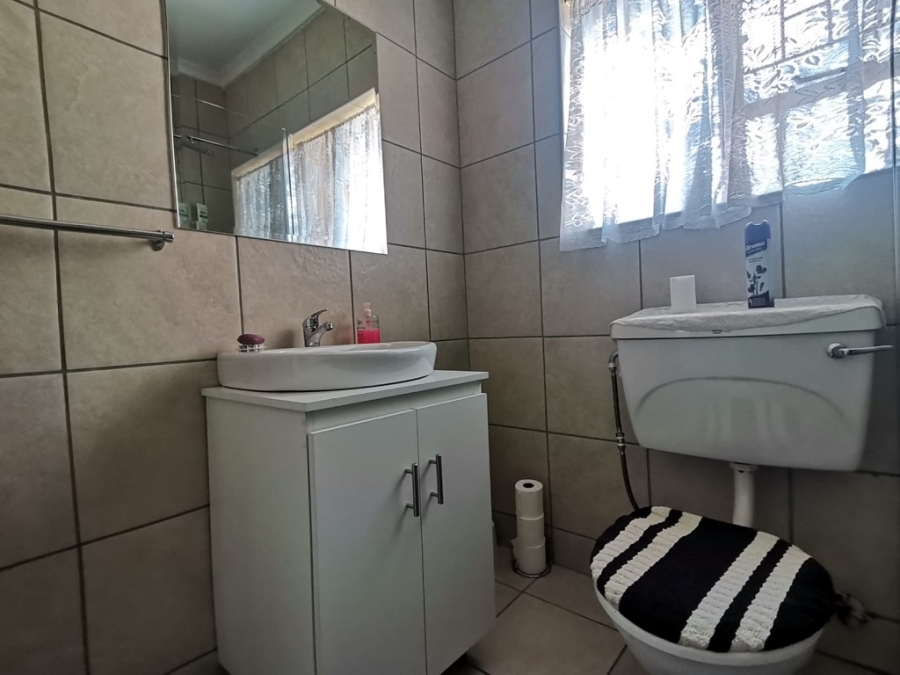 3 Bedroom Property for Sale in Mulbarton Gauteng