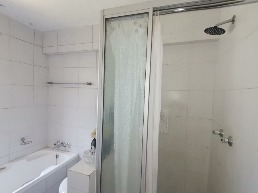 2 Bedroom Property for Sale in Bassonia Gauteng