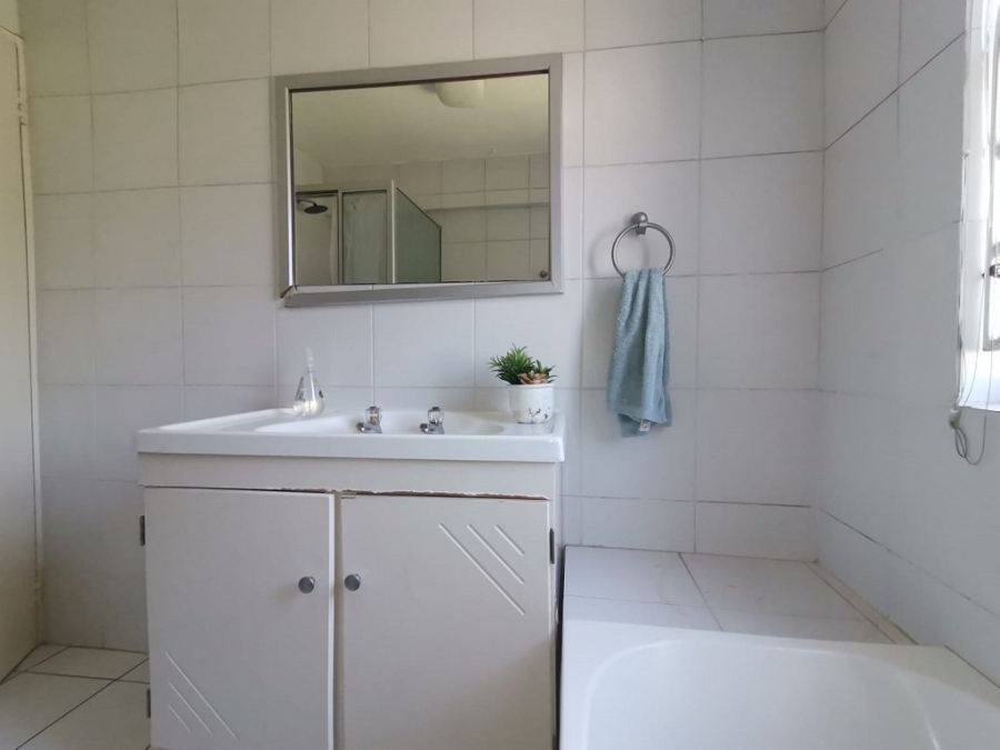 2 Bedroom Property for Sale in Bassonia Gauteng