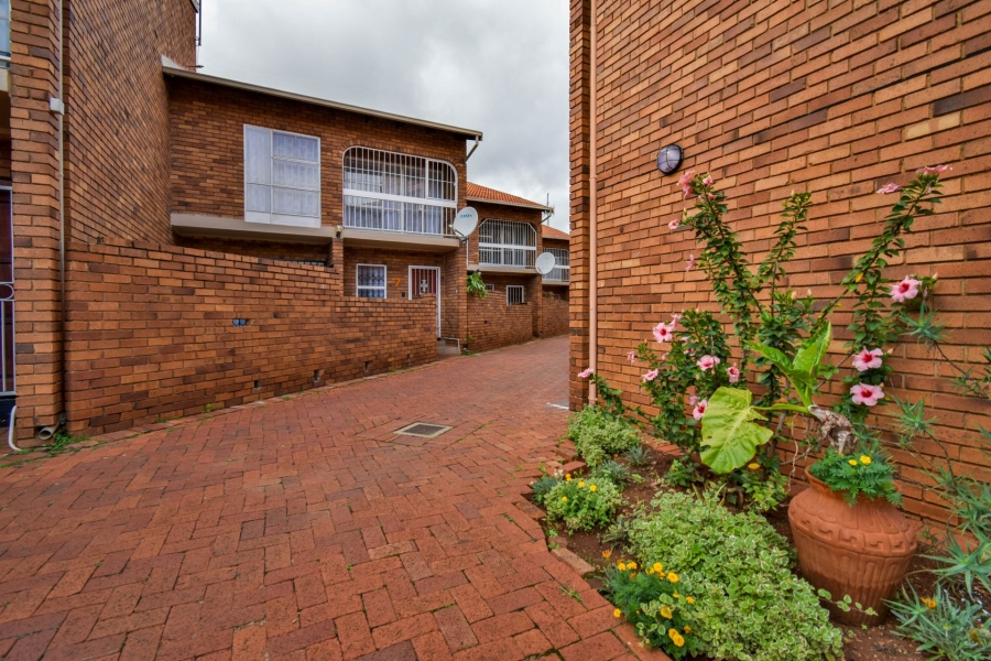3 Bedroom Property for Sale in Wierda Park Gauteng