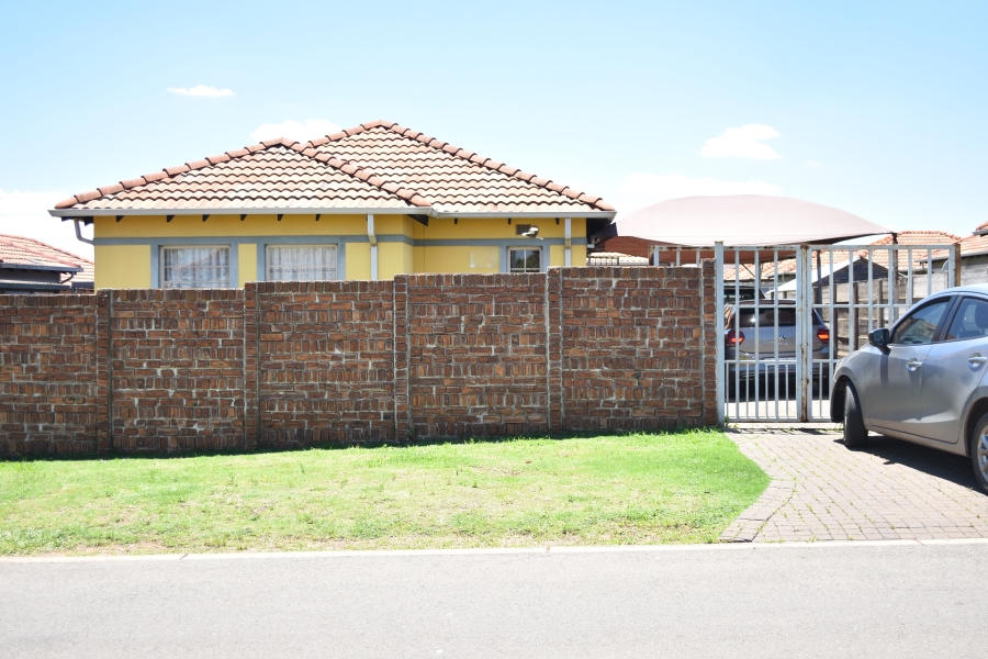 3 Bedroom Property for Sale in Andeon AH Gauteng