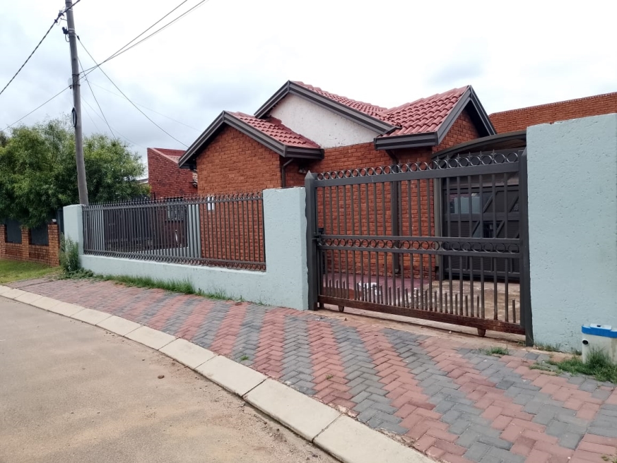 3 Bedroom Property for Sale in Mamelodi East Gauteng