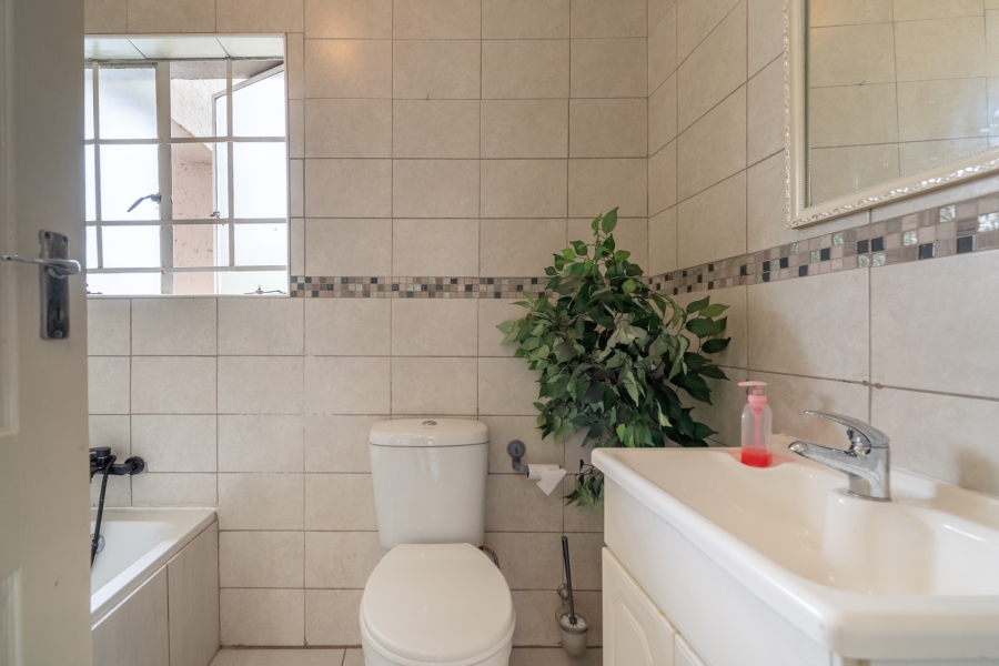 2 Bedroom Property for Sale in North Riding Gauteng