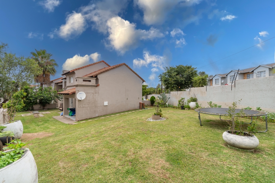 2 Bedroom Property for Sale in North Riding Gauteng