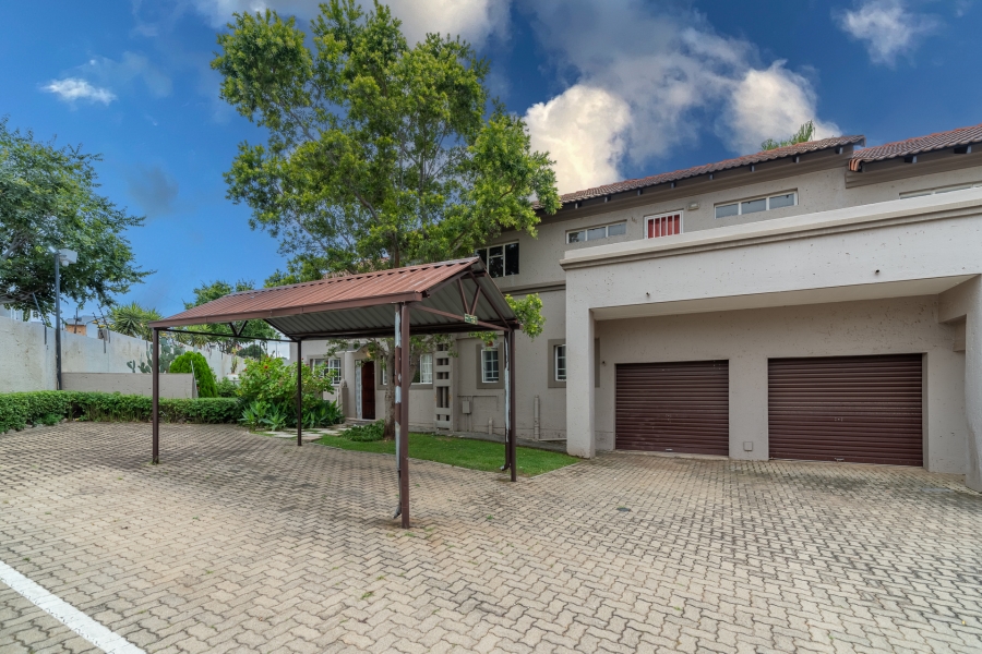 2 Bedroom Property for Sale in North Riding Gauteng