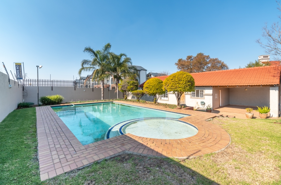 2 Bedroom Property for Sale in North Riding Gauteng