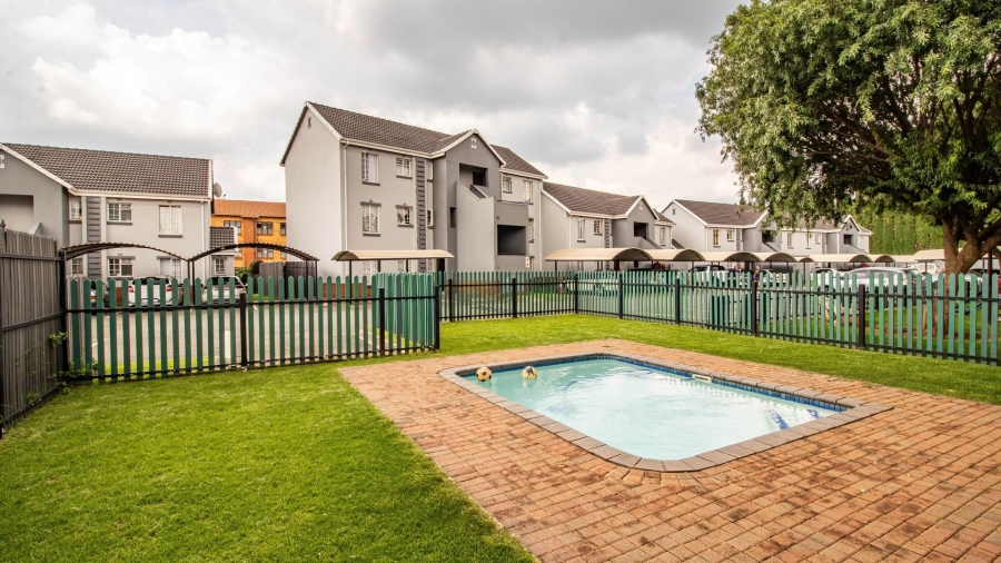 2 Bedroom Property for Sale in Brentwood Park Gauteng