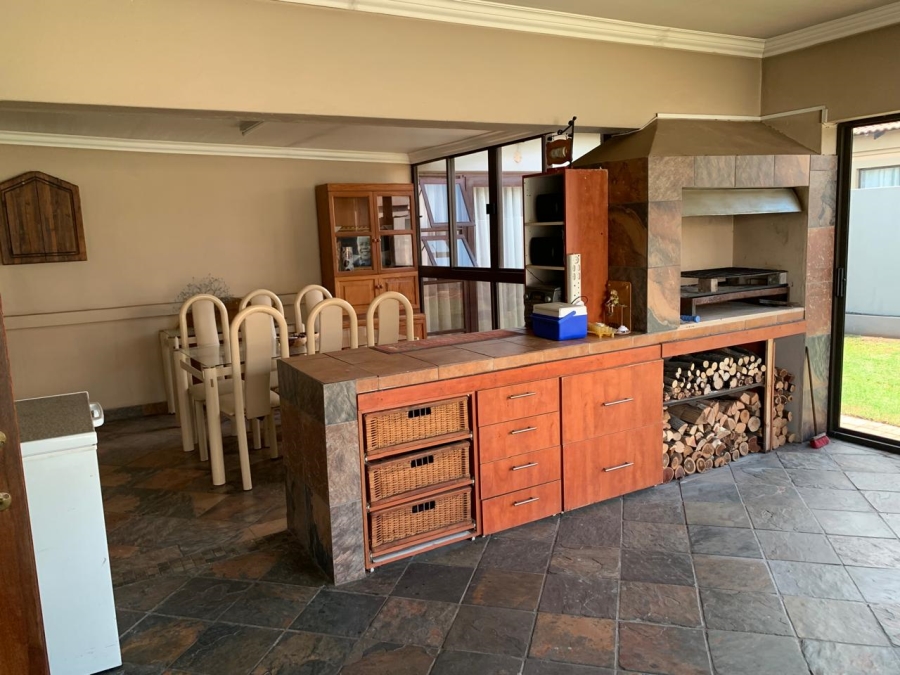 3 Bedroom Property for Sale in Vanderbijlpark SE 8 Gauteng