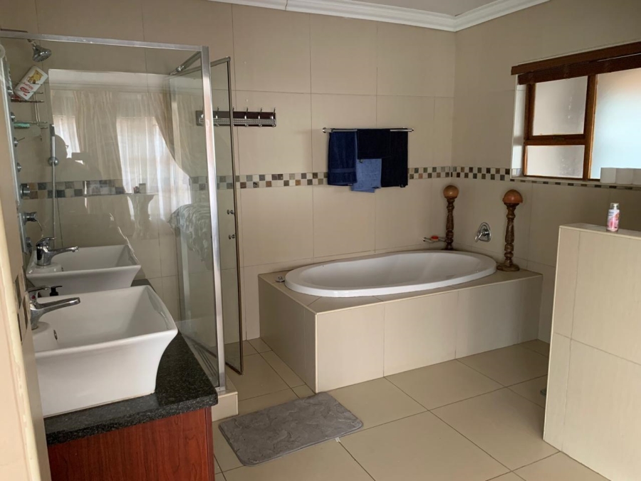 3 Bedroom Property for Sale in Vanderbijlpark SE 8 Gauteng