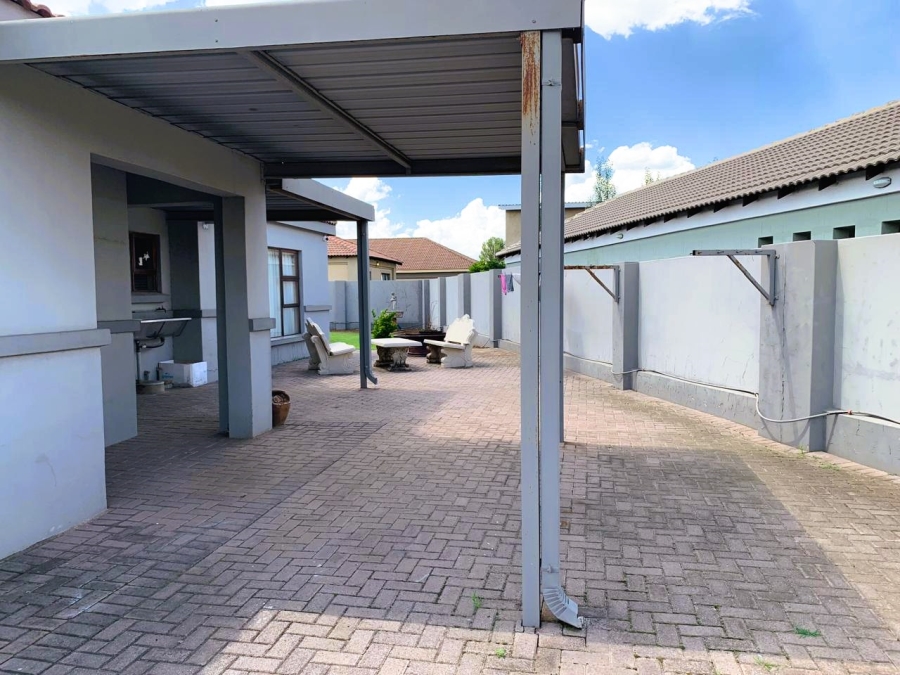 3 Bedroom Property for Sale in Vanderbijlpark SE 8 Gauteng