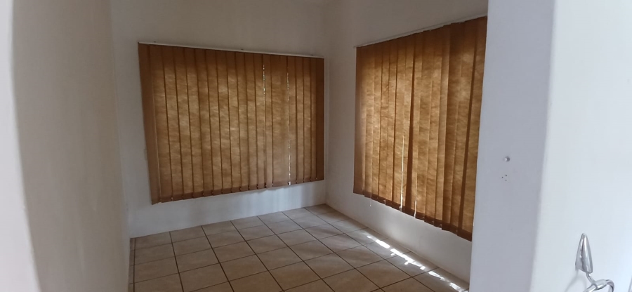 To Let 4 Bedroom Property for Rent in Henley on Klip Gauteng