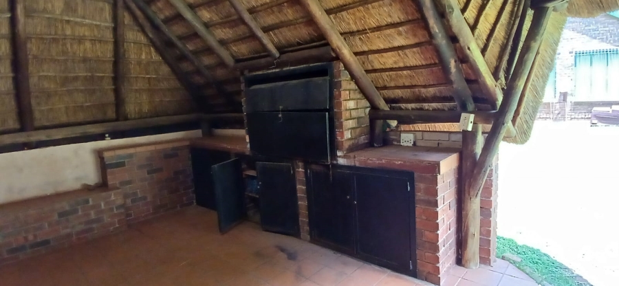 To Let 4 Bedroom Property for Rent in Henley on Klip Gauteng
