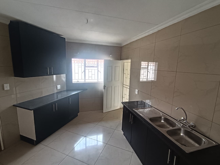 3 Bedroom Property for Sale in Roshnee Gauteng