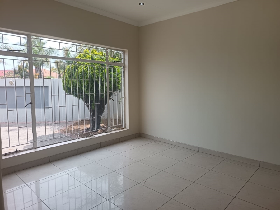 3 Bedroom Property for Sale in Roshnee Gauteng