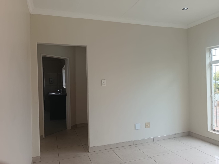 3 Bedroom Property for Sale in Roshnee Gauteng