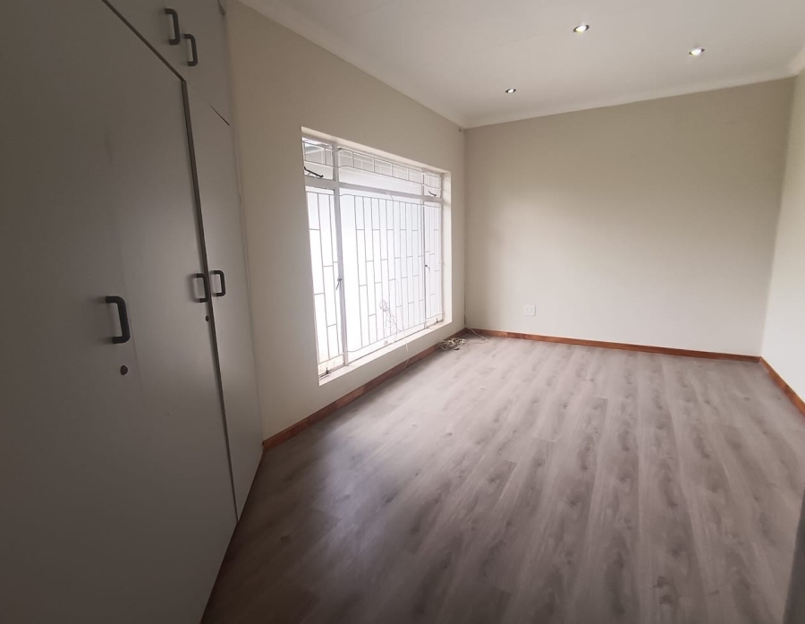 3 Bedroom Property for Sale in Roshnee Gauteng