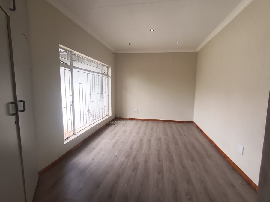 3 Bedroom Property for Sale in Roshnee Gauteng