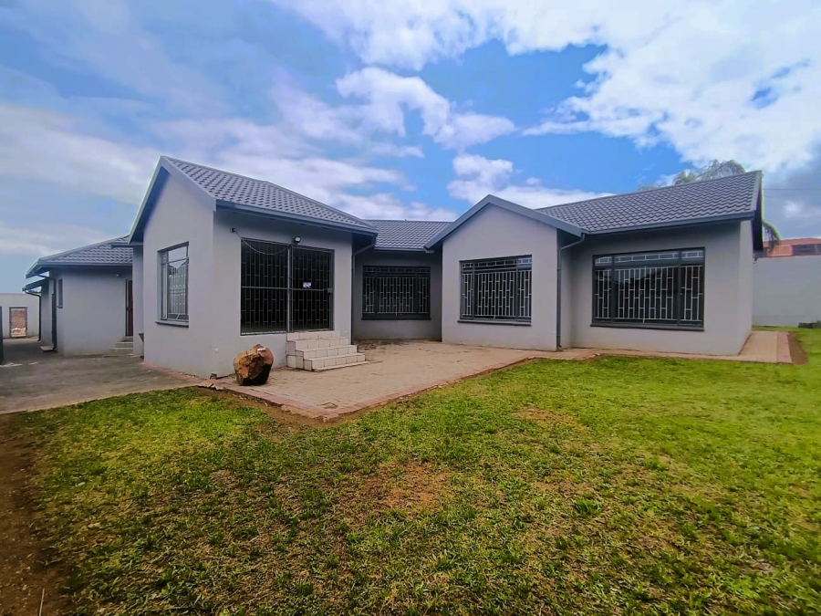 3 Bedroom Property for Sale in Roshnee Gauteng
