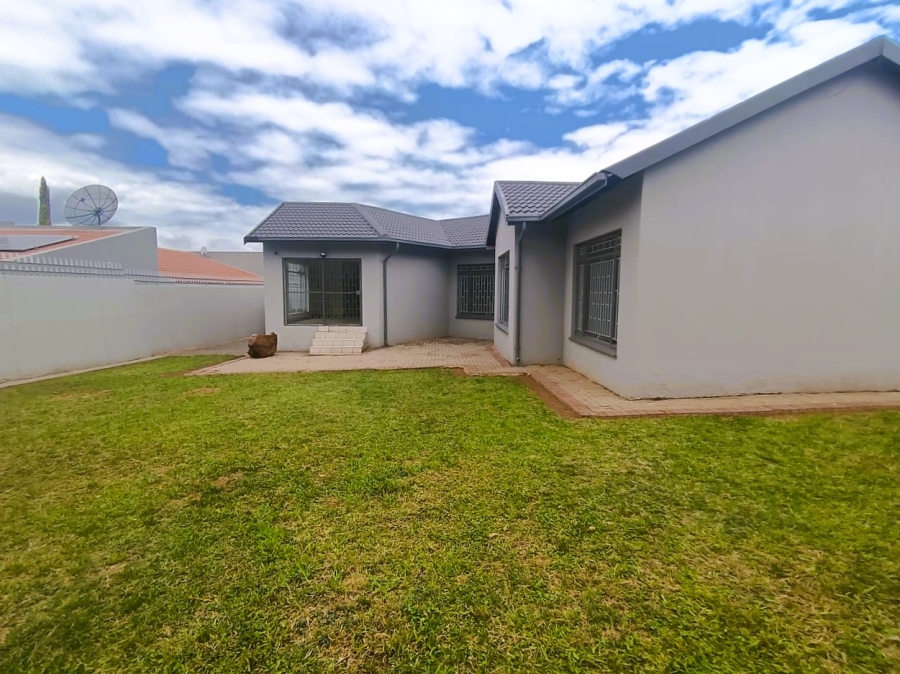 3 Bedroom Property for Sale in Roshnee Gauteng