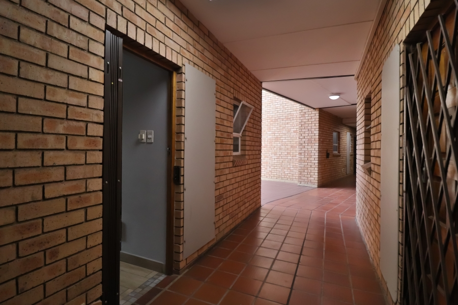 1 Bedroom Property for Sale in Hillcrest Gauteng