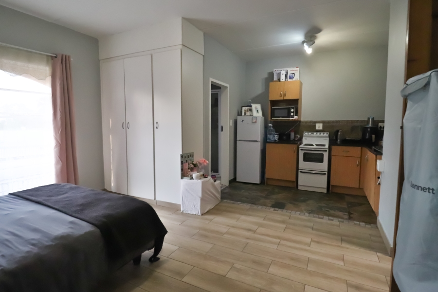 1 Bedroom Property for Sale in Hillcrest Gauteng