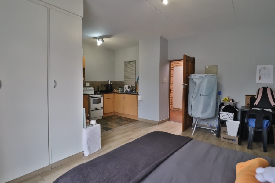 1 Bedroom Property for Sale in Hillcrest Gauteng