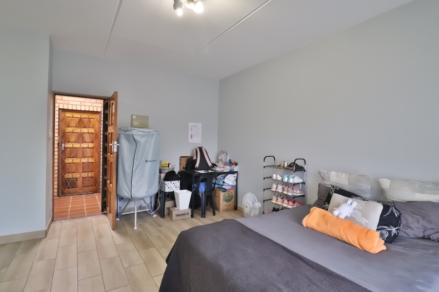 1 Bedroom Property for Sale in Hillcrest Gauteng