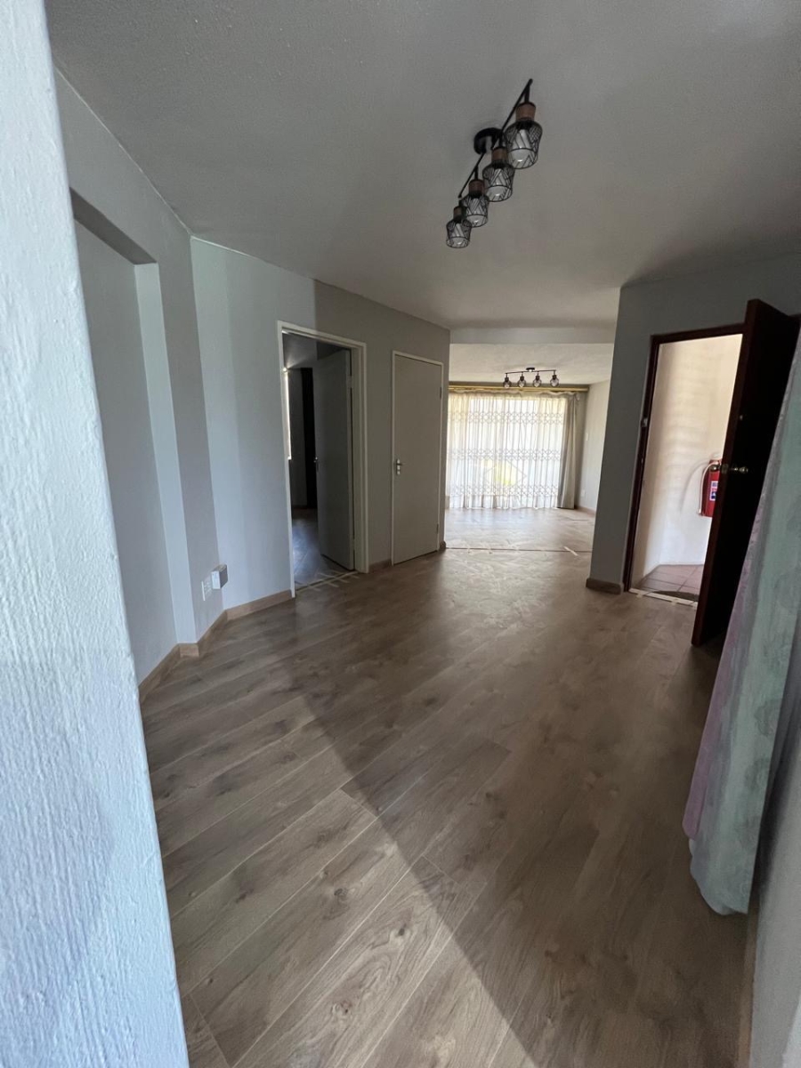 To Let 2 Bedroom Property for Rent in Victory Park Gauteng