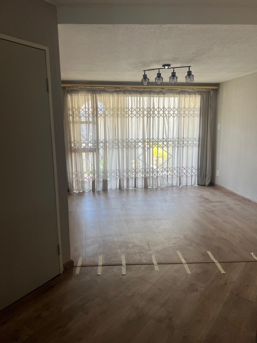 To Let 2 Bedroom Property for Rent in Victory Park Gauteng